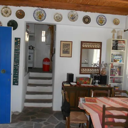 Nyaraló Traditional House With Sea View *